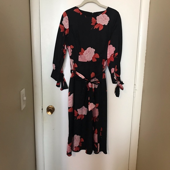 Who What Wear black floral midi dress with bows - Picture 5 of 8